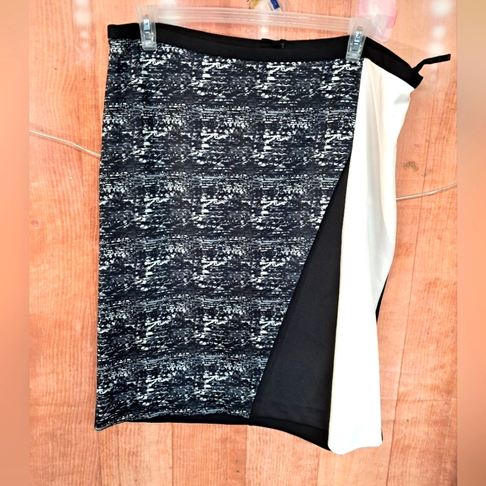 Midnight Velvet skirt size 1X black and white